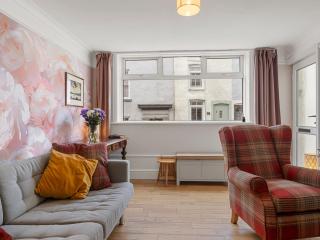 Pass the Keys Bright Town-Centre Flat with Outdoor Area - Ulverston - 5