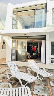 Comfortable House in Trou-aux-Biches with Terrace - 1