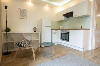 EasyStay Studio with Queen-Size Bed, Self Check-in - Vienne - 9