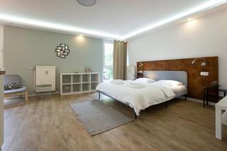 Modern Studio with Queen-Size Bed, Self Check-in - Wenen - 9