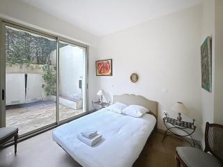 3-bedroom apartment on La Croisette with garden - 3