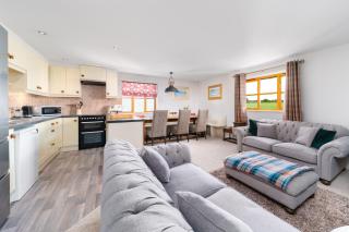 Upper Tallet at Accott Manor - - 9