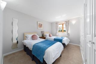 Upper Tallet at Accott Manor - - 6