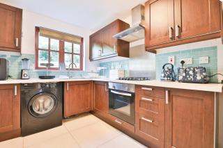 StayRight Homely 5 Bedroom House - 15 Mins to Cardiff - Cardiff - 6