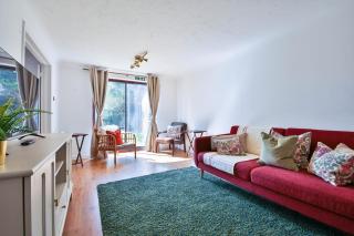 StayRight Homely 5 Bedroom House - 15 Mins to Cardiff - Cardiff - 9