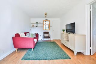 StayRight Homely 5 Bedroom House - 15 Mins to Cardiff - Cardiff - 8