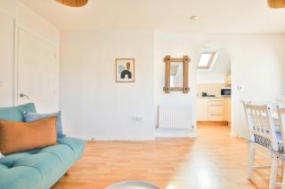 Two Bedroom House Near Beach - Barry - 1