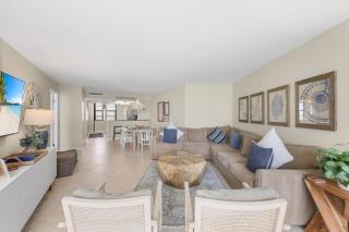 Beachfront condo with pool, gym, grill and pickleball - 6