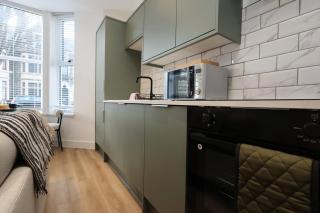 Modern & Cosy 2-Bed Flat Near Cardiff City Centre - Cardiff - 3