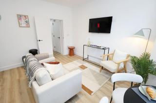Modern & Cosy 2-Bed Flat Near Cardiff City Centre - Cardiff - 0