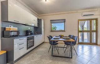 Lovely Apartment In Peruski - Peruški - 8