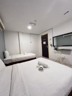 Hotel Seroja - Labuan - 7