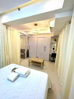 HomeSuiteHome, Shore 3 Residences Moa Complex, Pasay City - Manila - 9