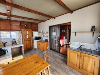 Addo Bush & Bay Cottage - Gqeberha - 9