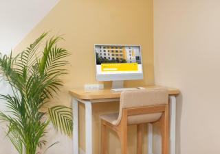 Bloom Hotel - DLF Road Gachibowli - Kondapur - 2