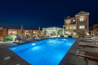 Villa Cela with Private Pool, by ZanteWize - - 2