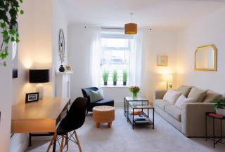 3 Bed Modern Cottage near Hiking Trails & Parks - 3