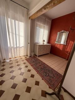 Cozy Red Room in Old Factory - Monte Molino - 8
