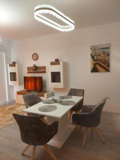 Alexandru - - 0