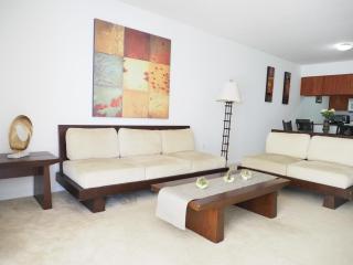 Emerald2 Room at Brighton Beach 2Min Walk to Ocean & Subway Chic Stay - 2