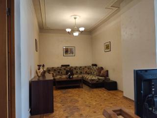 Spacious 150 m2 Home with Garden - 8