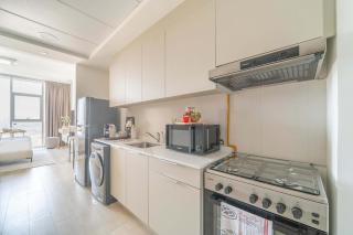 Frank Porter - Bloom Tower C - 3