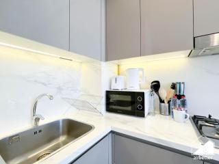Chic 1BR Retreat l Azizi Riviera Meydan - 4