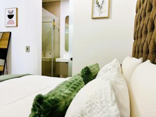 Urban Luxe Stay - 5 Min to Gautrain & Parking - Johannesburg - 3