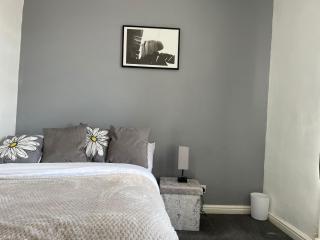 Wilsuel Holiday Home with Garden - Wolverhampton - 6