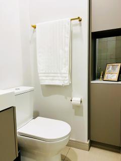 Urban Luxe Stay - 5 Min to Gautrain & Parking - Johannesburg - 2