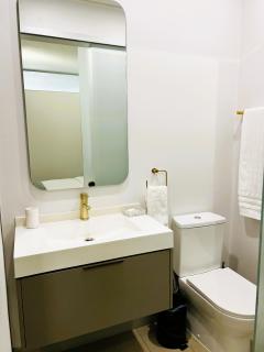 Urban Luxe Stay - 5 Min to Gautrain & Parking - Johannesburg - 1