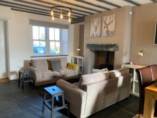 Snowdonia Cottage with shared hot tub 10mins from ZipWorld - Dolwyddelan - 0