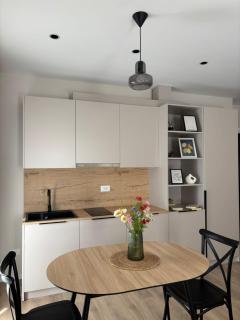 Living by Erle - 5