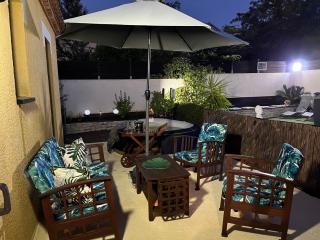 Villa jardin piscine jacuzzi - - 1