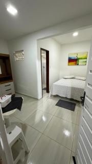 Ambiente amplo com quarto - 0