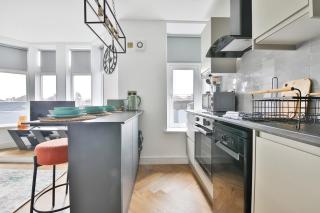 StayRight Stunning 3 Bed Flat - With Parking - Cardiff - 5