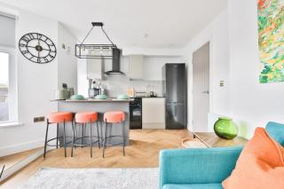 StayRight Stunning 3 Bed Flat - With Parking - Cardiff - 4