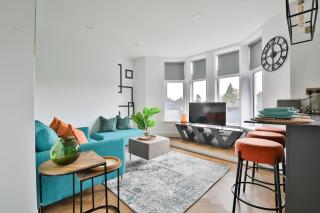 StayRight Stunning 3 Bed Flat - With Parking - Cardiff - 0