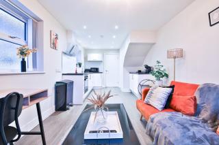 Whitchurch Place - Stunning 2 Bed Flat in Cardiff - Cardiff - 3