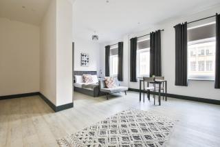 Elegant Kingsway Studio #5 - Central Location - 5