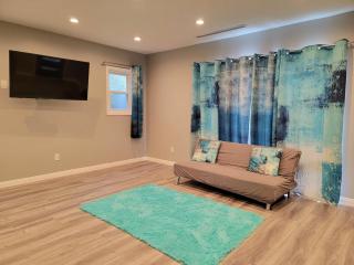 Beautiful & updated 3 bedroom & 2 bathroom apt with backyard near Beverly Hills LACMA & Museums - Los Angeles - 1