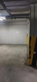 Equilibrium - free underground parking - 2