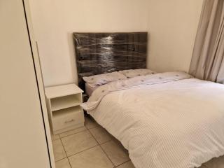 Cosy Harare Haven Cottage - 5