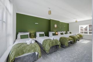 Contractor 3 Bed Home I Sleeps 9 - Ipswich - 0