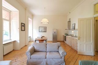 Bright 3BR Apartment in Old Tbilisi - by Wehost - 4