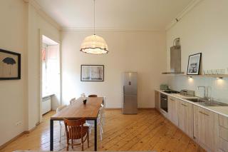 Bright 3BR Apartment in Old Tbilisi - by Wehost - 1
