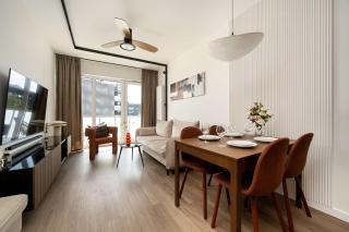 Prestiżowe Apartamenty z Widokiem na Rzekę i Parkingiem by Renters Prestige - 2