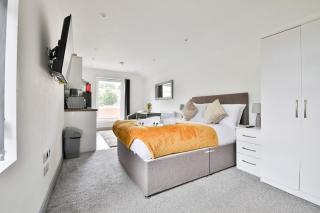8 Churchill Buildings, 128 Walter Road - Swansea - 3