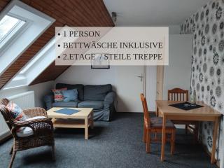 Haus Krabbe Apartments, zentral gelegen zwischen Bremerhaven und Cuxhaven, Hunde kostenfrei willkommen, hauseigene kostenfreie Parkplätze, Unterstellmöglichkeit für Fahrräder und E-Bikes - 4