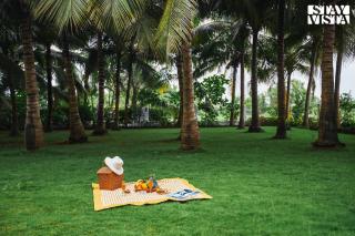 StayVista at Azure Bliss with Huge Pool, BBQ, Wi-Fi - Nagaon - 5